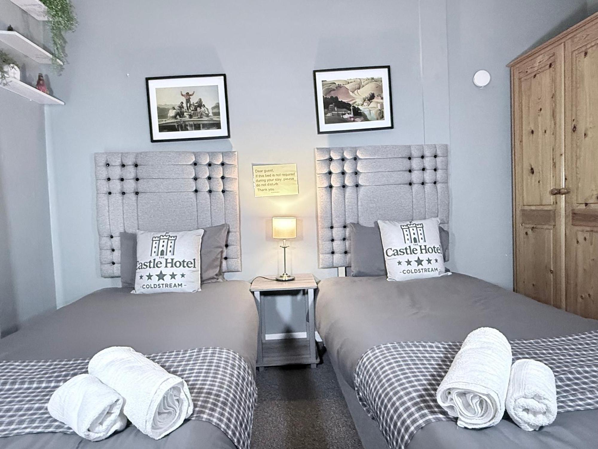 Self Check In Room Accommodation Only The Castle, Coldstream Exterior foto